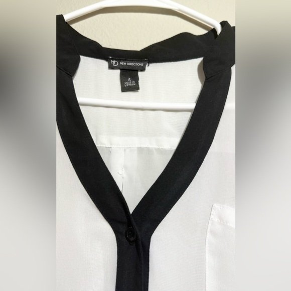 New Directions Blouse Size S V-Neck Black Neck Transparent 3/4 Sleeves
Mtp(8) - Picture 3 of 7